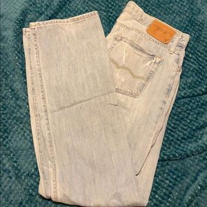 Gently worn. American Eagle men’s light was jeans
